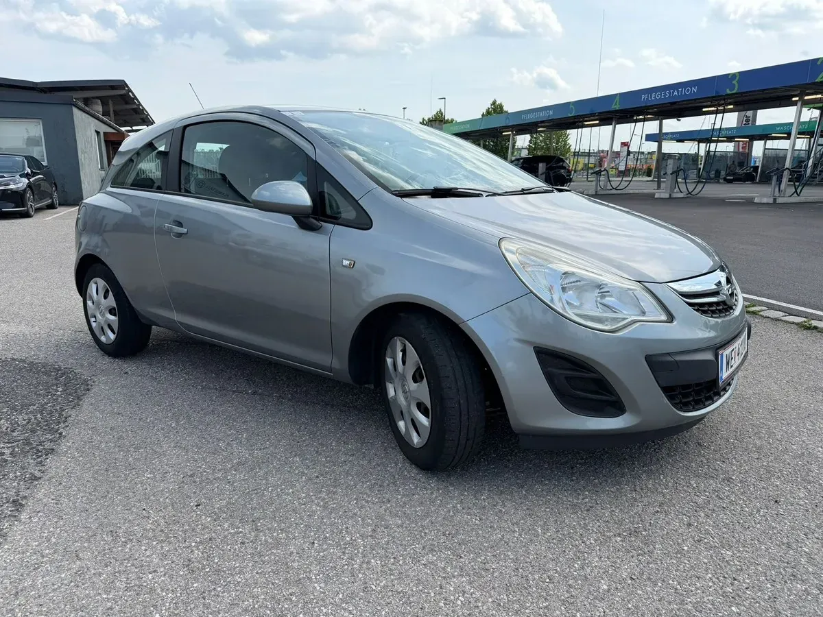 Opel Corsa 2012 photo 2