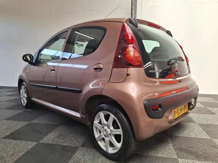 Peugeot 107 2013 photo 3