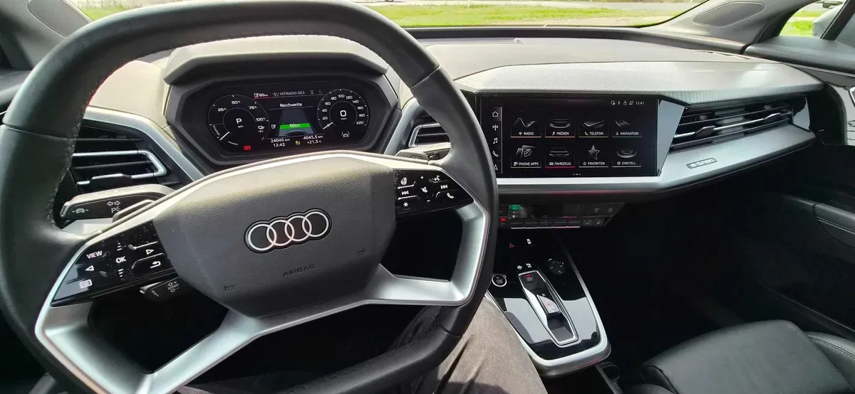 Audi Q4 Sportback 2023 photo 2