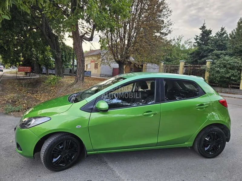 Mazda 2 2008 photo 4