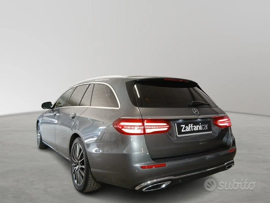 Mercedes-Benz E 2017 photo 4