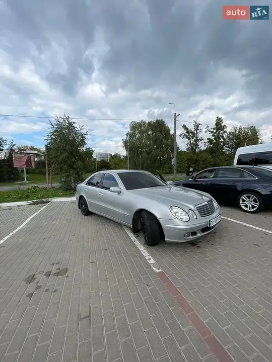 Mercedes-Benz E-Class 2003 photo 2