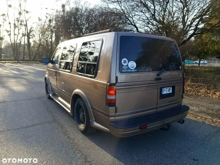 Chevrolet Astro 1998 photo 3