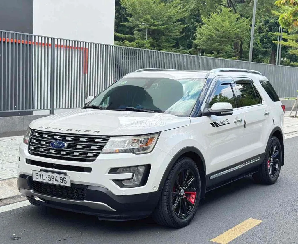 Ford Explorer 2017 photo 2