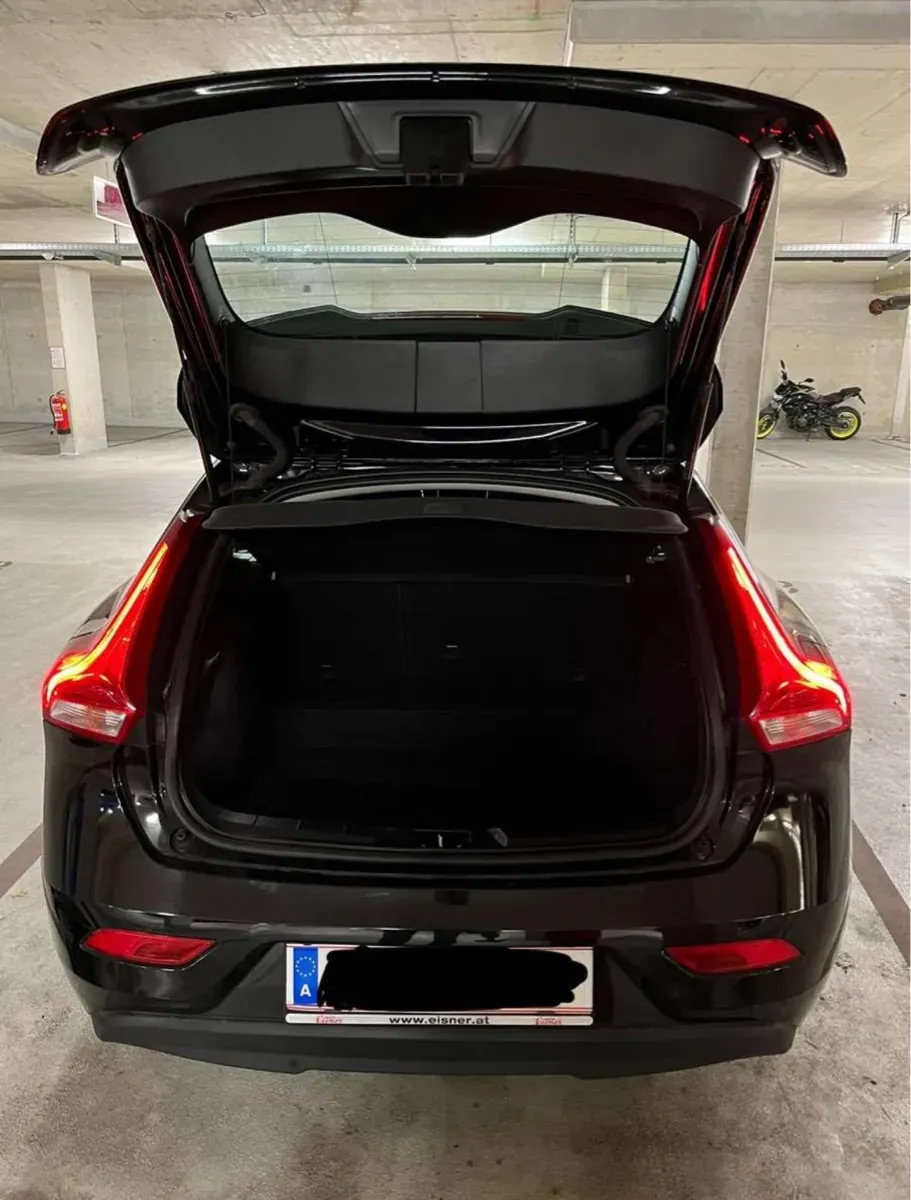 Volvo V40 2016 photo 2
