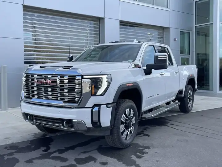 GMC Sierra 3500Hd 2026 photo 4