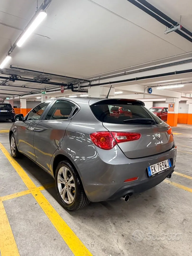 Alfa Romeo Giulietta 2012 photo 4