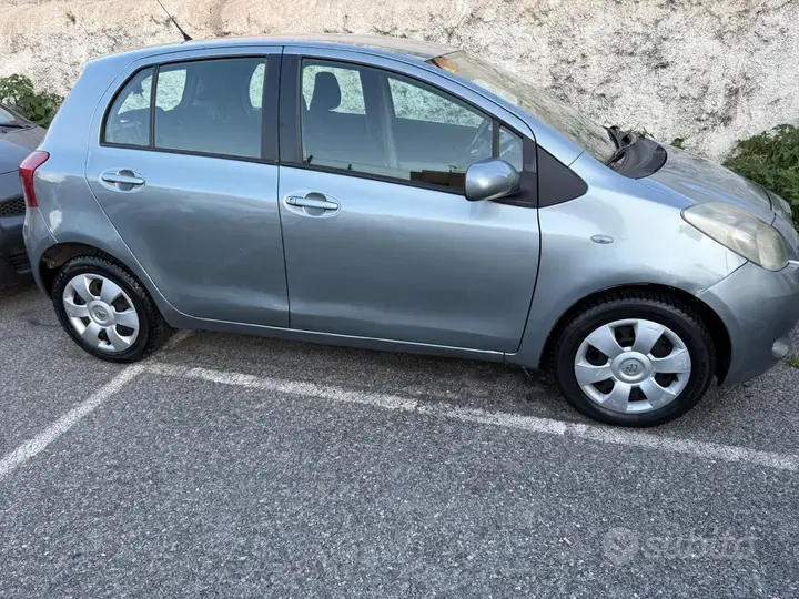 Toyota Yaris 2008 photo 4