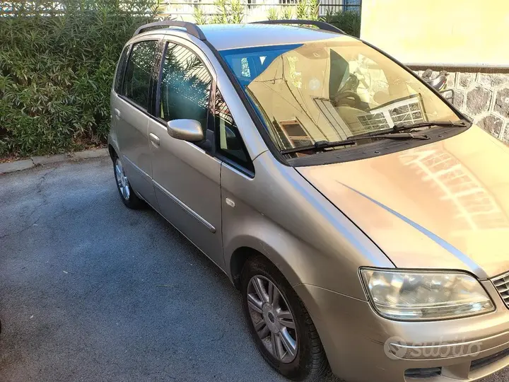 Fiat Idea 2009 photo 4