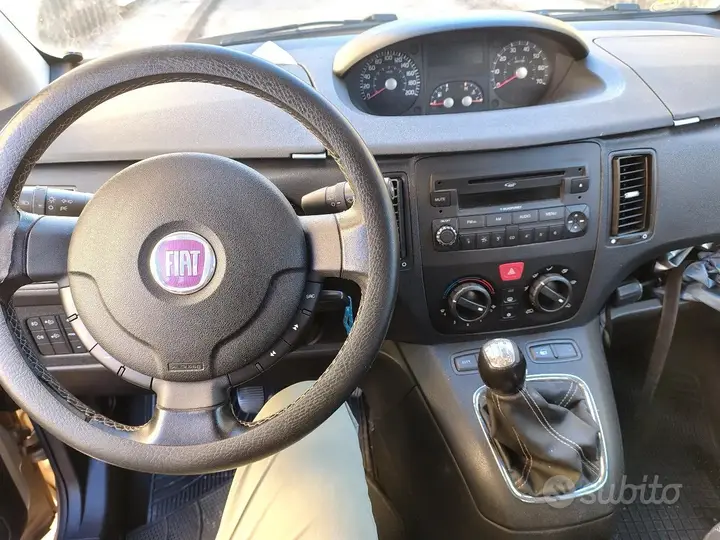 Fiat Idea 2009 photo 2