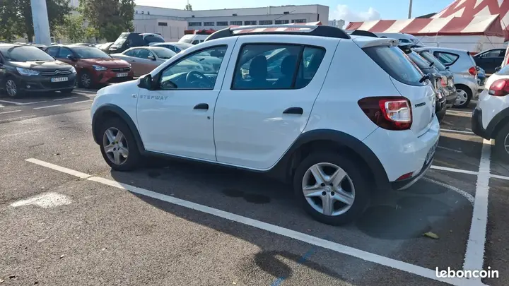 Dacia Sandero 2015 photo 2