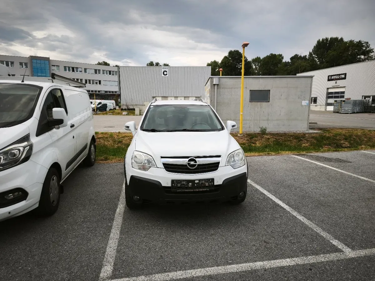 Opel Antara 2010 photo 2