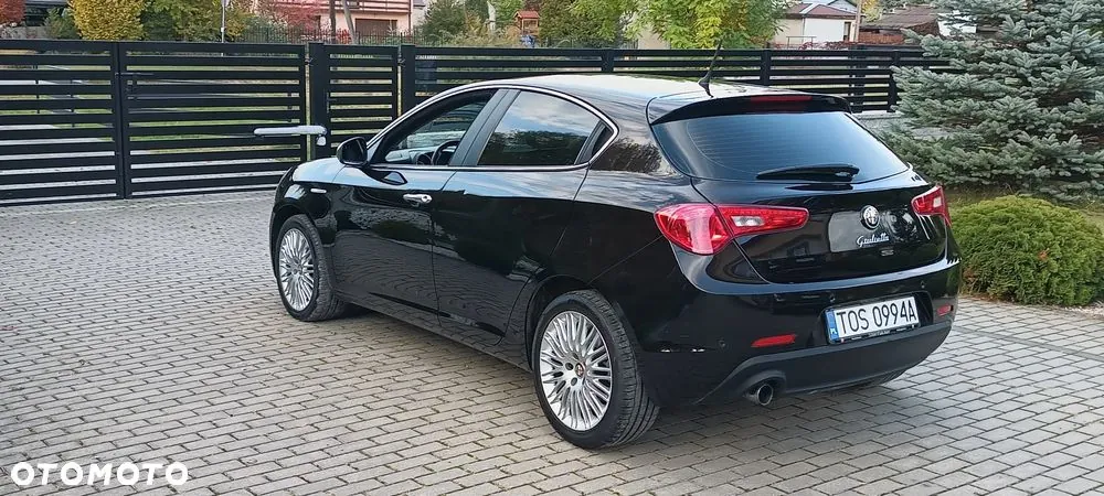 Alfa Romeo Giulietta 2012 photo 4