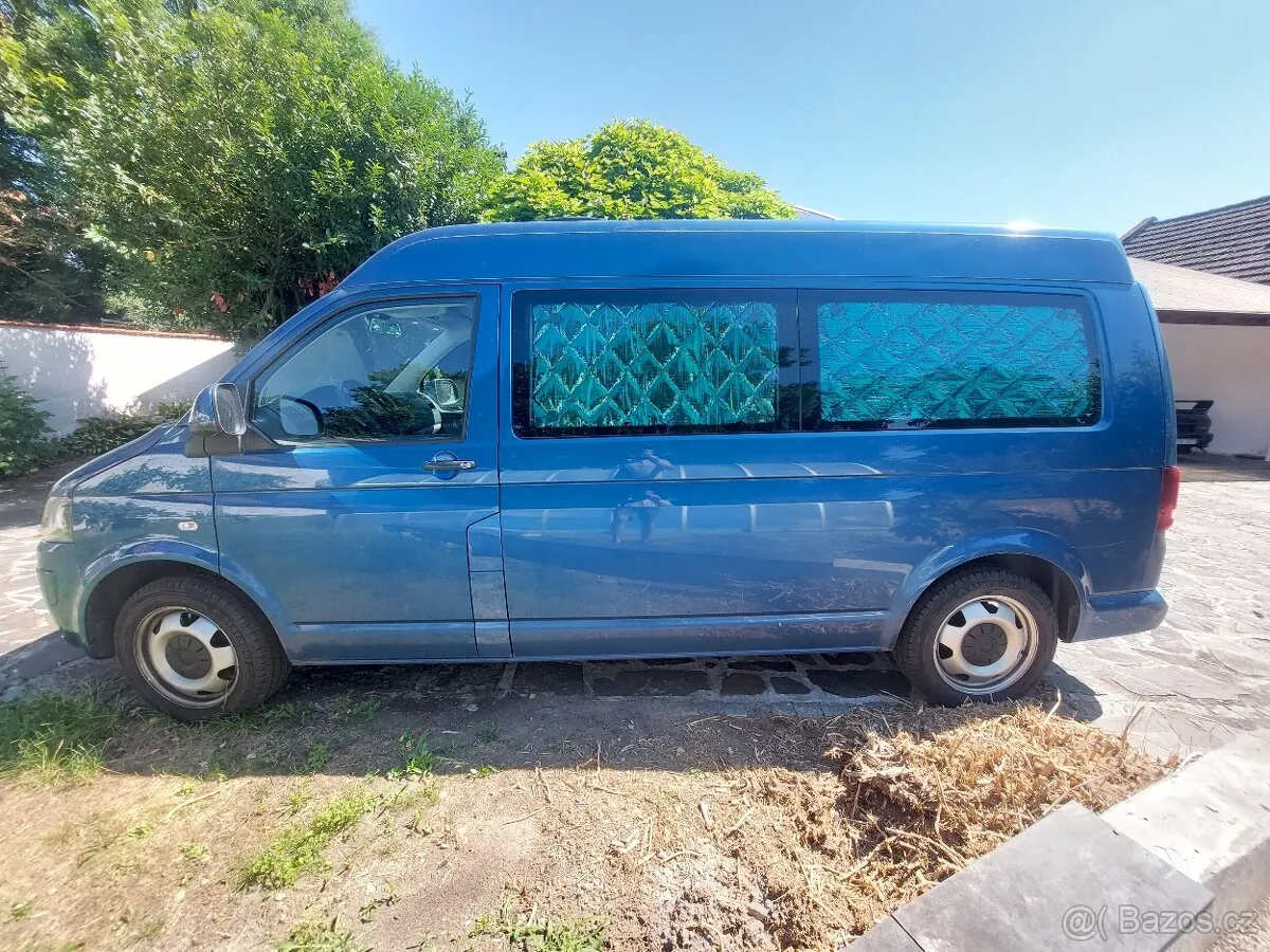 Volkswagen T5 2010 photo 2
