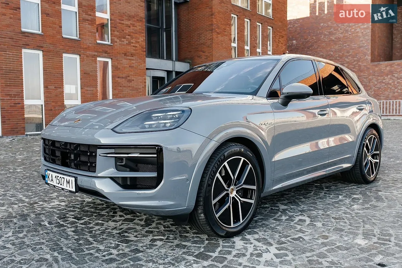 Porsche Cayenne 2023 photo 2