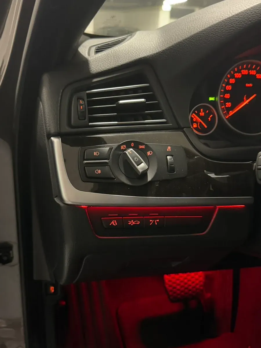 BMW 5 Series 2011 photo 2