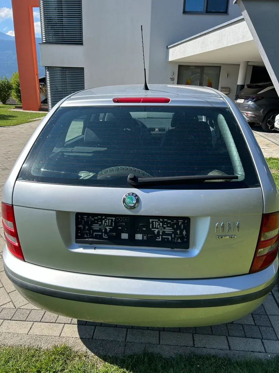 Skoda Fabia 2001 photo 3