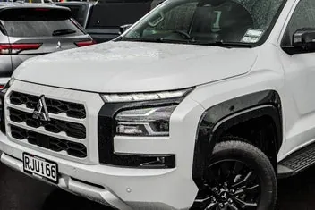Mitsubishi Triton 2025 photo 3