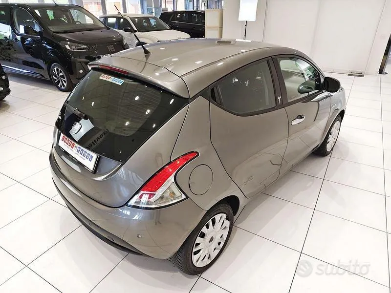 Lancia Ypsilon 2015 photo 3