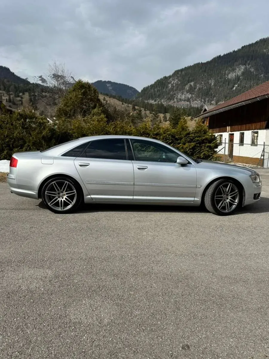 Audi A8 2007 photo 2