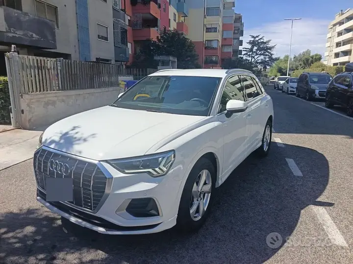 Audi Q3 2023 photo 2