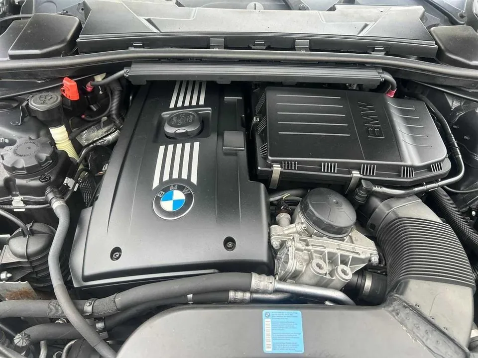 BMW 3 Series 2011 photo 5