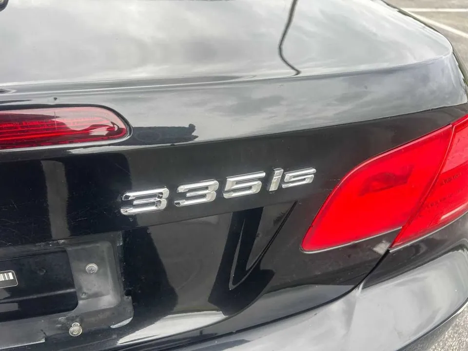 BMW 3 Series 2011 photo 4