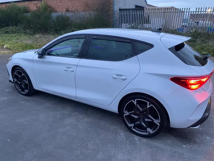 Cupra Leon 2025 photo 2