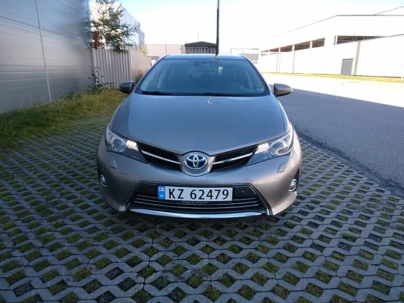 Toyota Auris 2014 photo 3