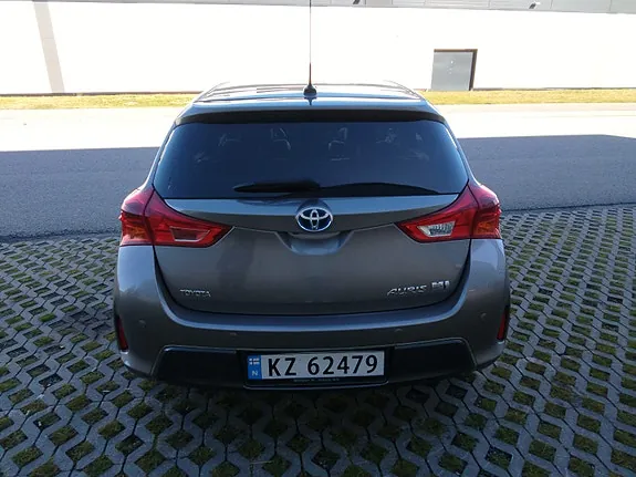 Toyota Auris 2014 photo 4