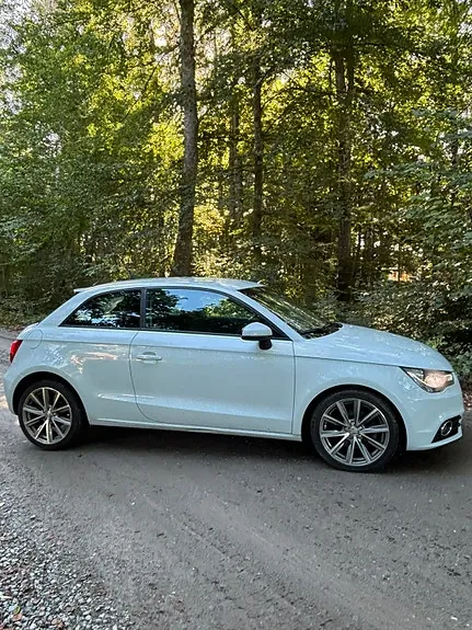 Audi A1 2012 photo 2