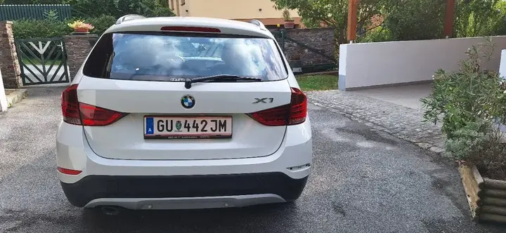 BMW X1 2012 photo 2