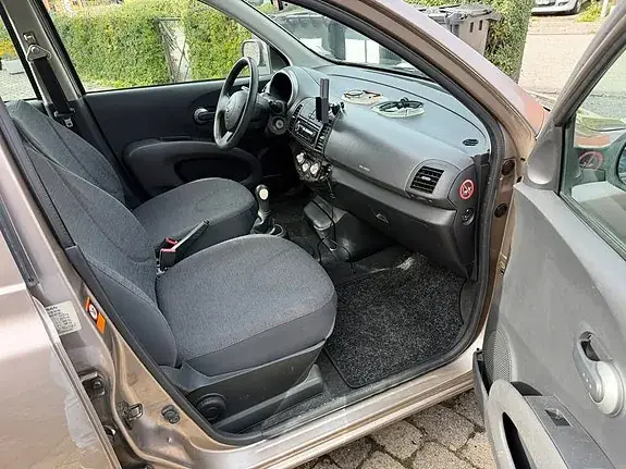 Nissan Micra 2006 photo 4