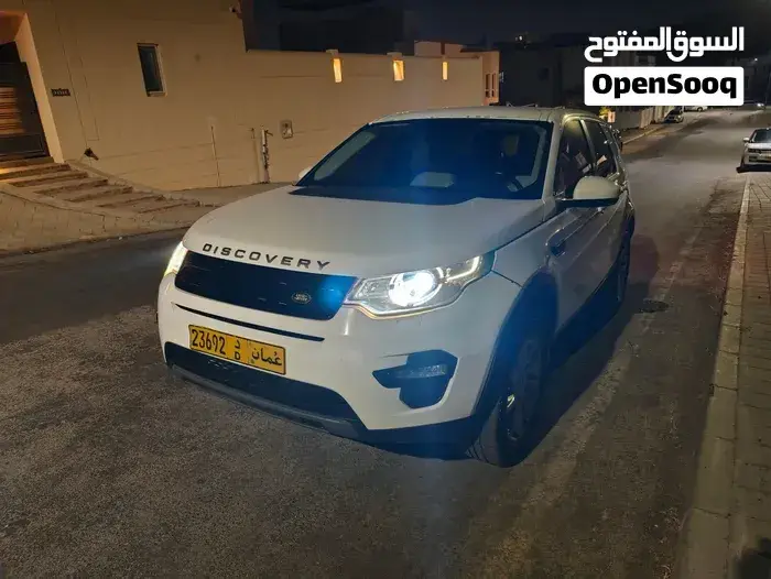 Land Rover Discovery Sport 2016 photo 2