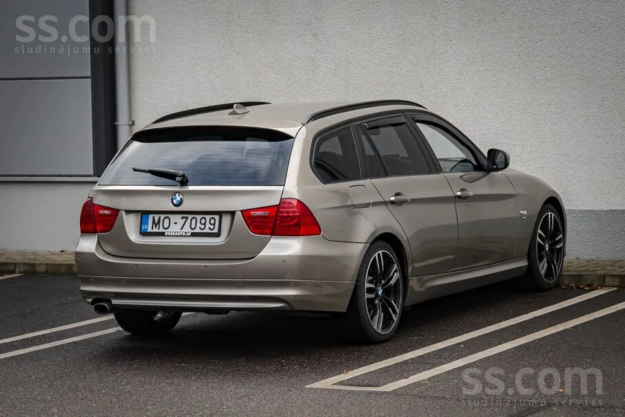 BMW 320 2010 photo 4