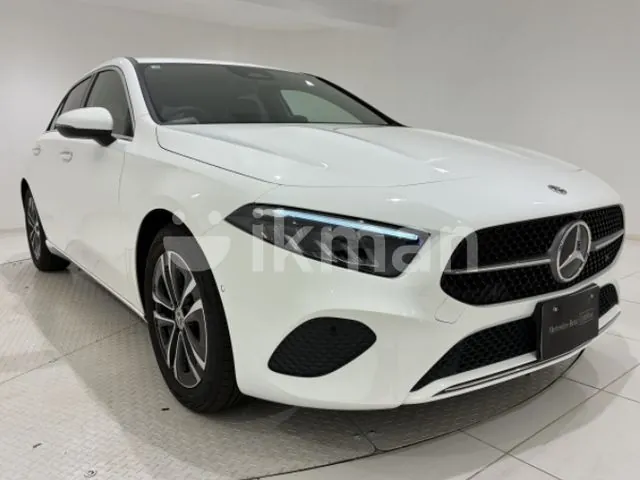 Mercedes-Benz A180 2025 photo 2
