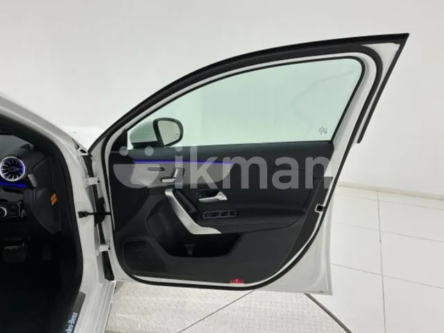 Mercedes-Benz A180 2025 photo 5