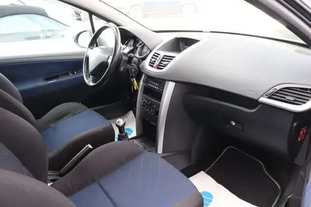 Peugeot 207 2007 photo 2