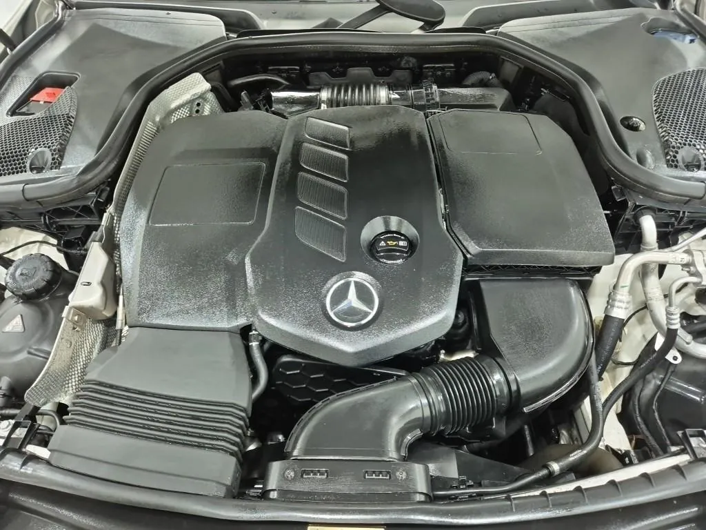 Mercedes-Benz E-Class 2017 photo 5