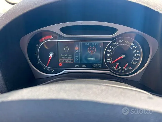 Ford Mondeo 2010 photo 2