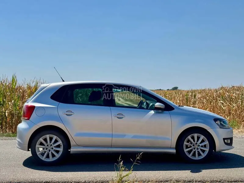 Volkswagen Polo 2011 photo 4