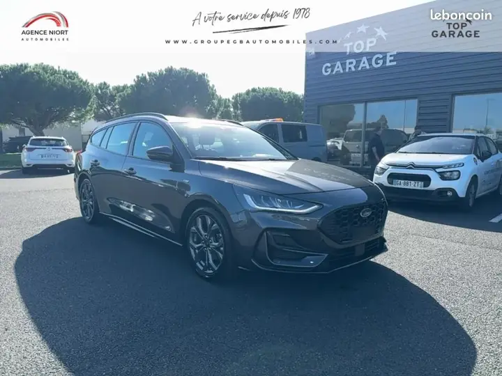 Ford Focus 2023 photo 3