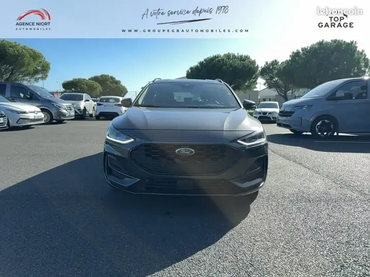 Ford Focus 2023 photo 2