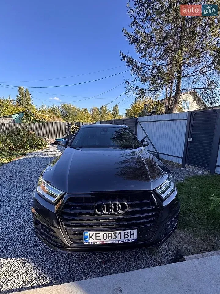 Audi Q7 2017 photo 2