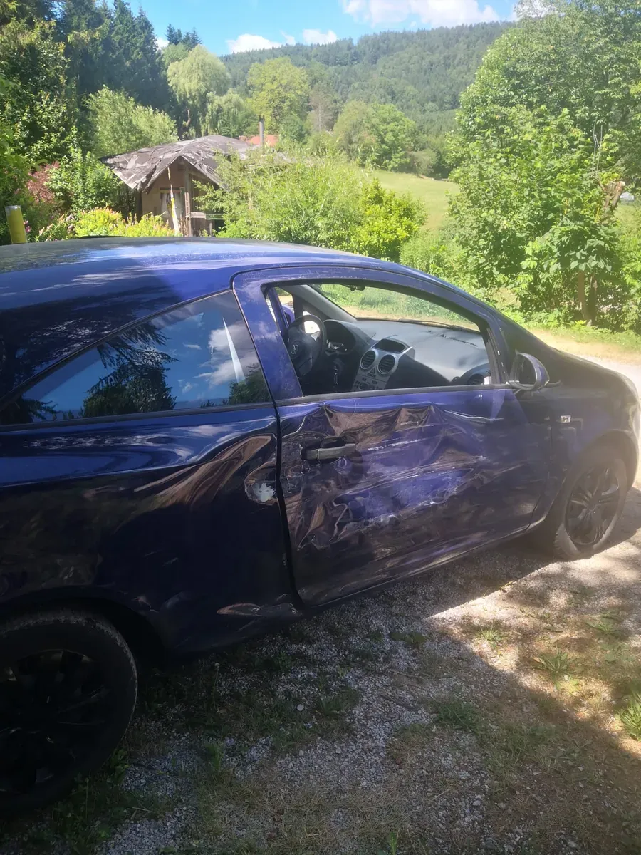 Opel Corsa 2010 photo 2
