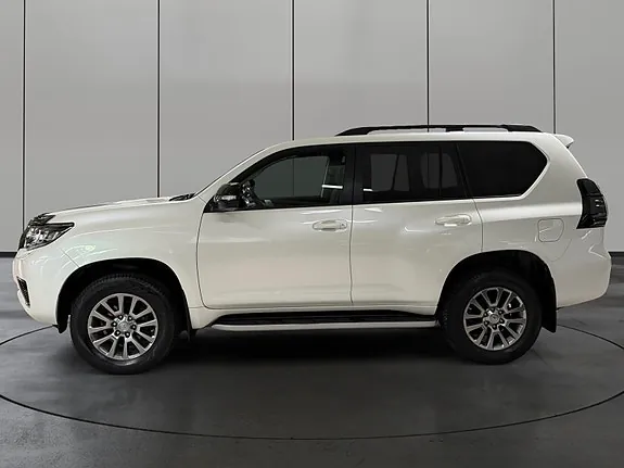Toyota Land Cruiser 2023 photo 2