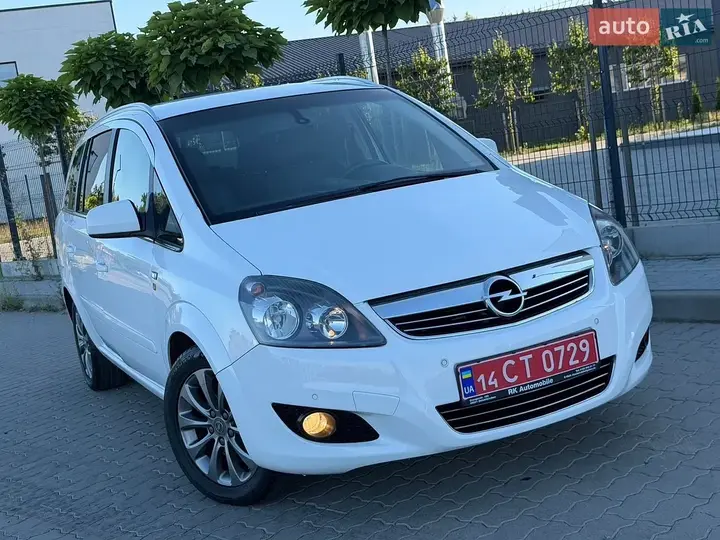 Opel Zafira 2010 photo 4