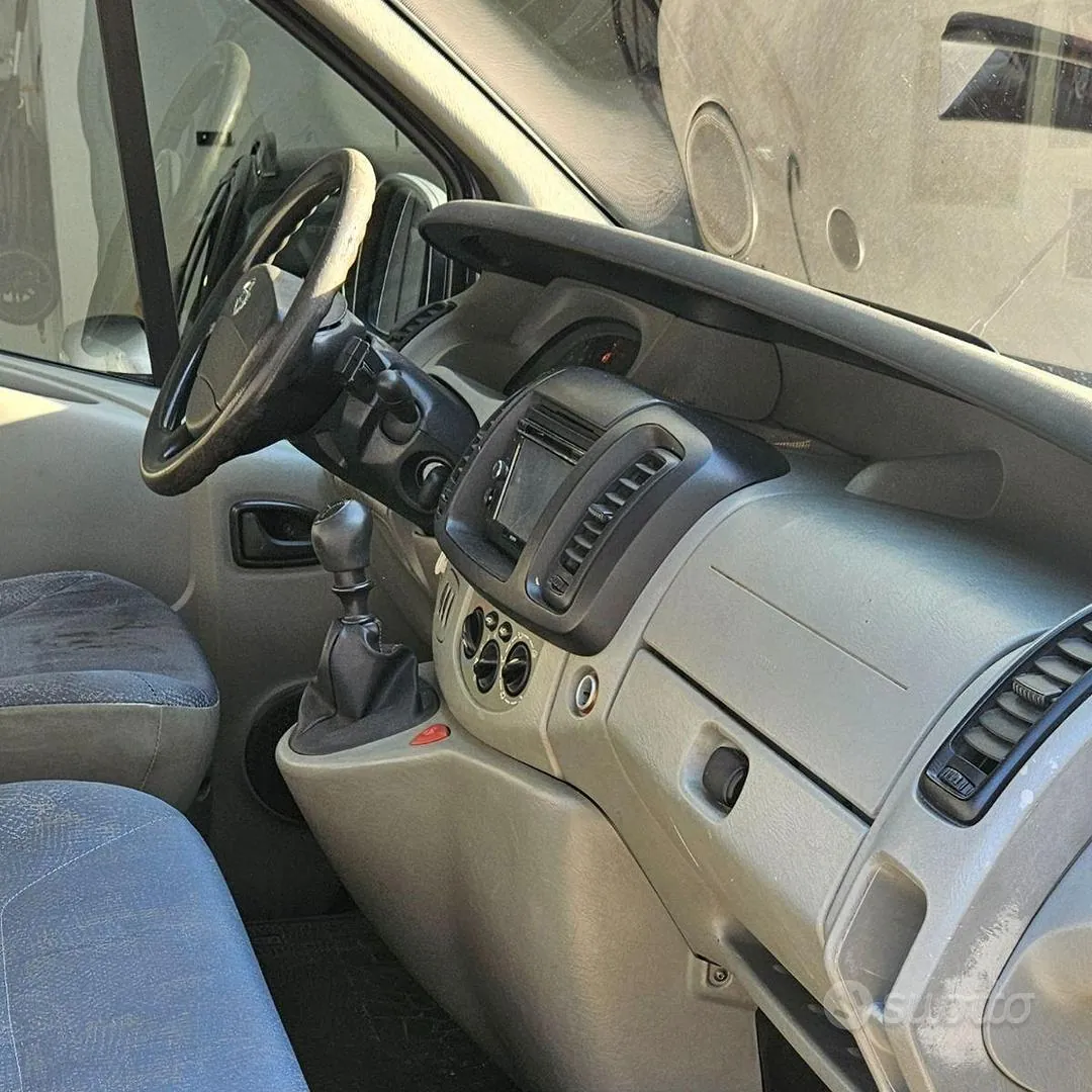 Nissan Primastar 2007 photo 5