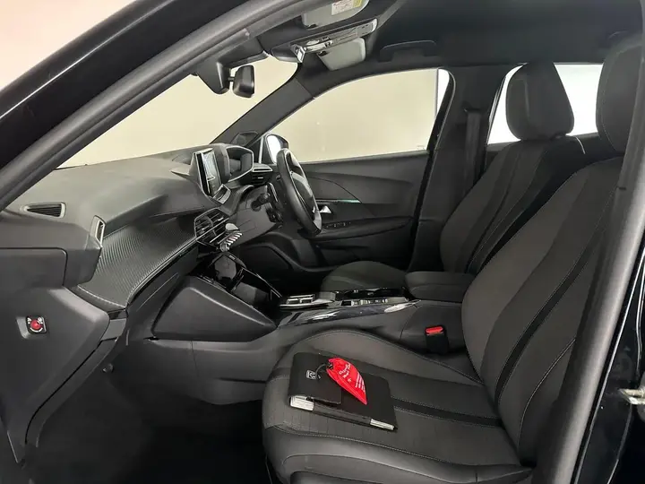 Peugeot 2008 2023 photo 4