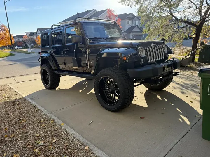 Jeep Wrangler Unlimited 2018 photo 2